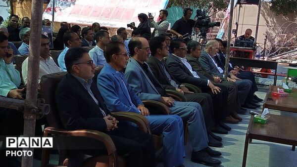 زنگ سپاس معلم همزمان با سراسر کشور در مدرسه شجره طیبه میناب
