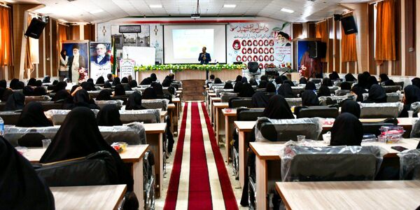 مراسم تجلیل از مدیران و رتبه‌های برتر کنکور ۱۴۰۴ در شهرستان مه‌ولات