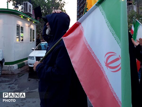 حضوری از جنس نور در چهلم رهبر انقلاب