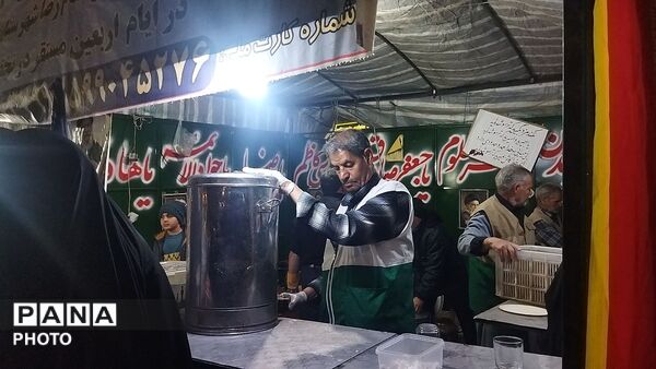 گذری بر فعالیت موکب عاشقان امام رضا (ع) شهرستان نیشابور در بلوار فضل  