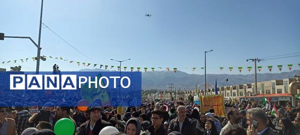 حضور پرشور مردم در راهپیمایی ۲۲ بهمن بیرجند