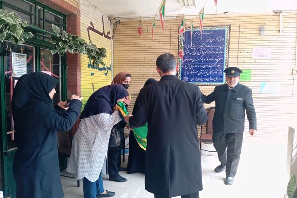 عطر رضوی در مدارس پیشوا؛ از تجلیل دانش‌آموزان تا جشن‌های شادی