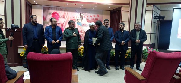 گردهمایی و تقدیر از خادمین شهدا در اداره اوقاف اسلامشهر 