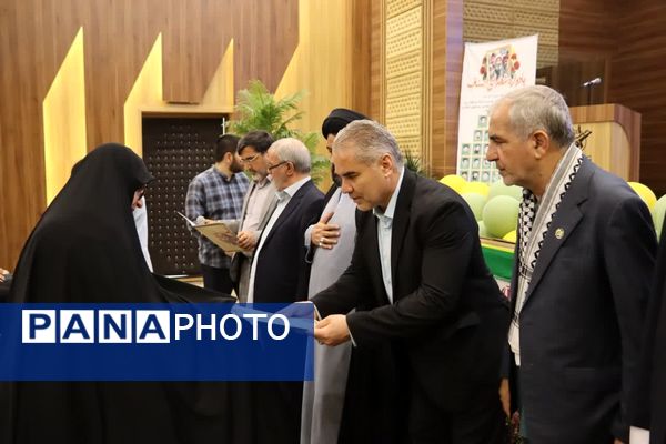 یادواره‌ای به وسعت دلتنگی شهدا در محمدشهر