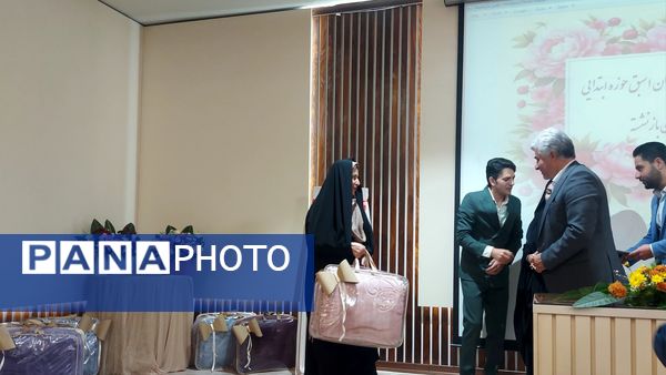  تقدیر از مدیران بازنشسته و همکاران اسبق آموزش و پرورش ناحیه شش