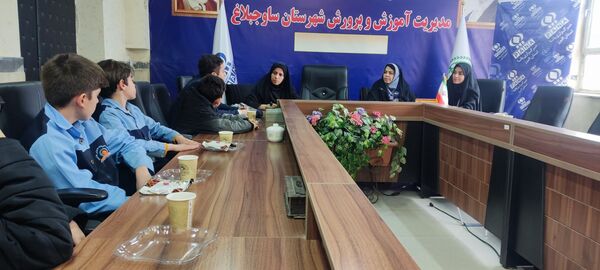 نشست خبری رئیس آموزش و پرورش ساوجبلاغ با خبرنگاران پانا 