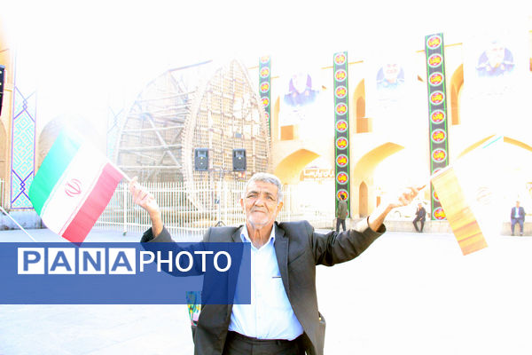 راهپیمایی ۱۳ آبان روز غلبه بر استکبار جهانی دانش‌آموزان شهر یزد