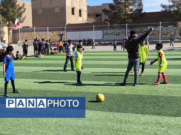 مسابقات فوتبال دبستان شهید پسندیده روستای فدافن شهرستان کاشمر 