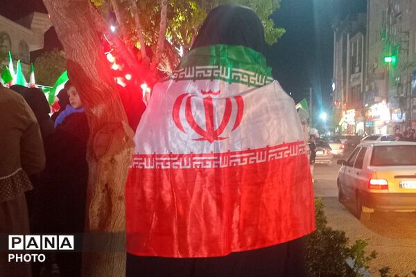 همدلی و حضور پرشور مردم و کودکان بهارستانی در راهپیمایی شبانه«جنگ رمضان»
