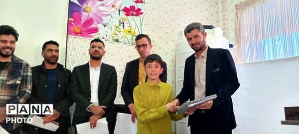 فرهنگ و هنر در مدارس شهید صادقی و شهید رجایی طنین انداز شد