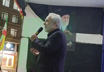تجمع خودجوش مردم رودهن با سخنرانی رجبی دوانی