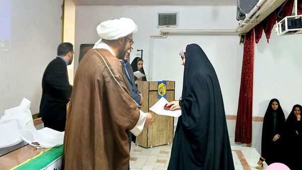 اختتامیه نمایشگاه مدرسه انقلاب اتحادیه انجمن‌های اسلامی شهرستان دلفان 