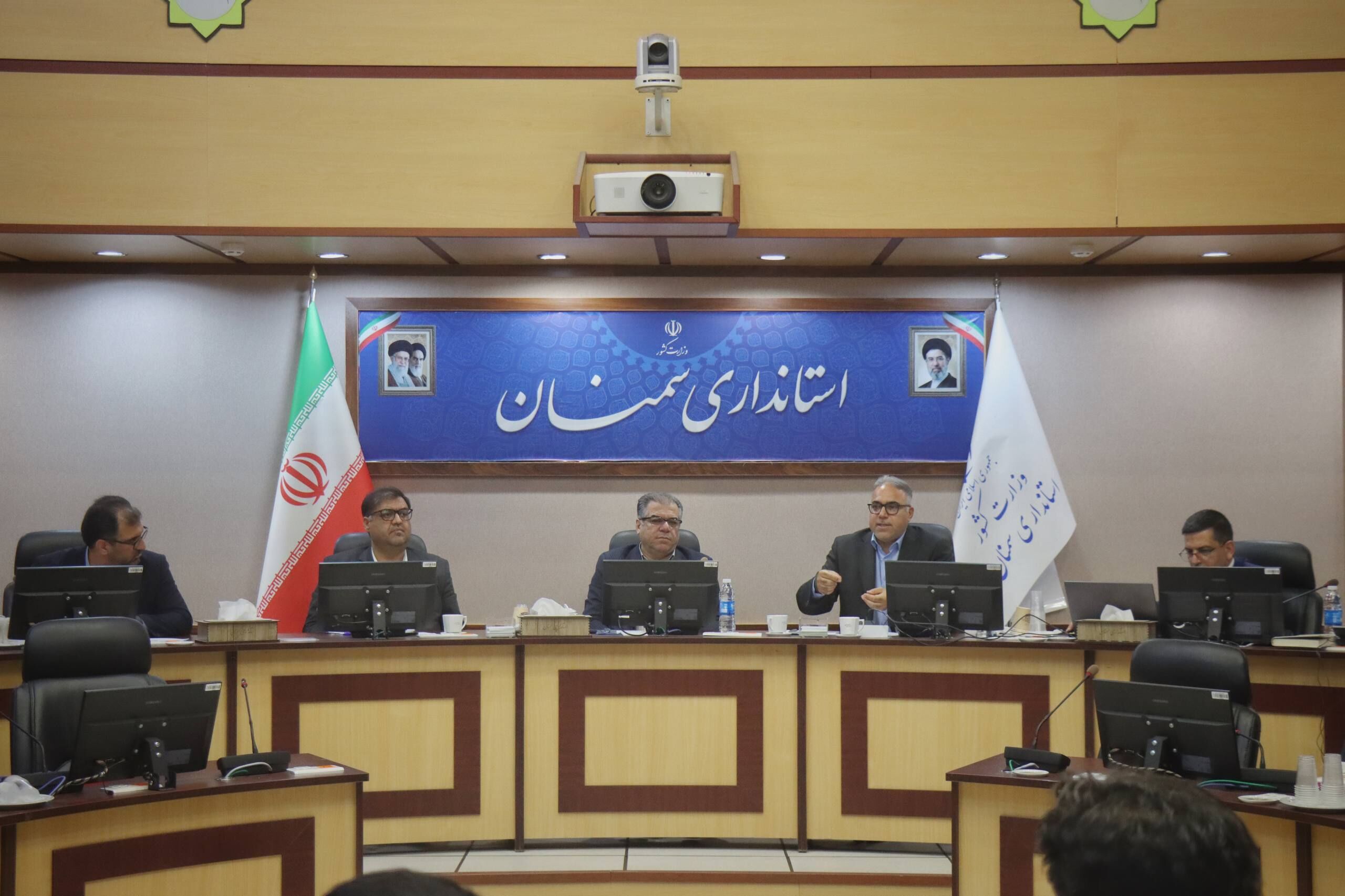 ساماندهی اتباع خارجی با اجرای دقیق قوانین، در استان سمنان انجام می‌شود