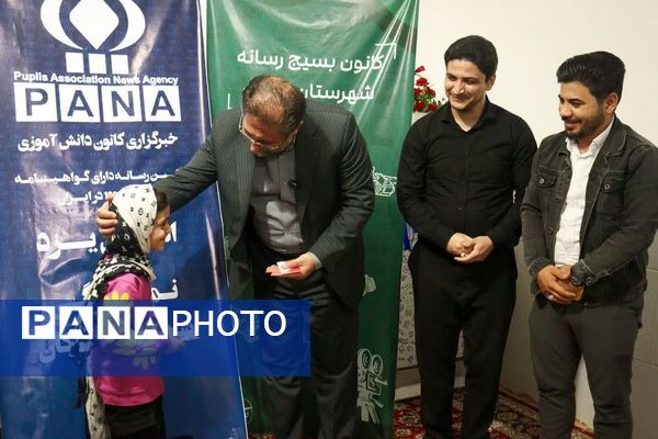 دیدار خبرنگاران خبرگزاری پانا و بسیج رسانه شهرستان اردکان با شهردار اردکان