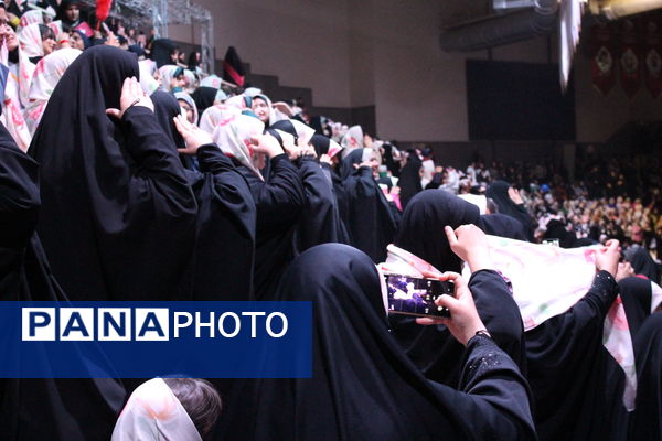 حضور دانش‌آموزان دبیرستان سردار سلیمانی در اجلاسیه شهدای دانش‌آموز استان البرز