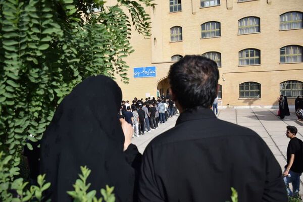 رقابت داوطلبان کنکور رشته تجربی در دانشگاه قم