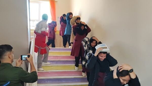 مراسم گرامیداشت هفته پدافند غیرعامل در دبیرستان عشایری شبانه‌روزی نسیبه