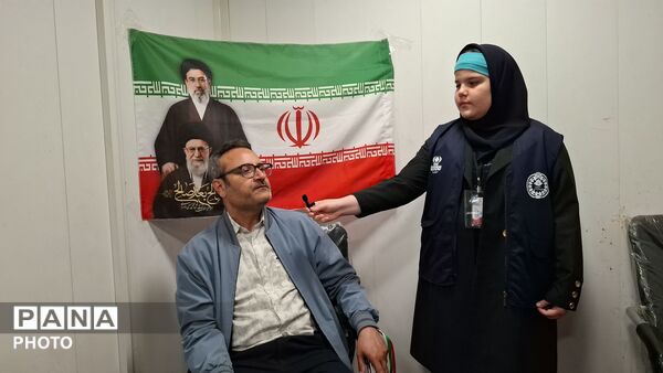 پویش «با هم قوی‌تر شویم»  در میدان ۱۵ خرداد