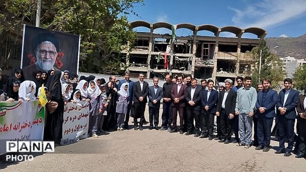 تجلیل از معلمان در خرم‌ آباد؛ حضور مدیرکل آموزش و پرورش لرستان و برپایی میز خدمت