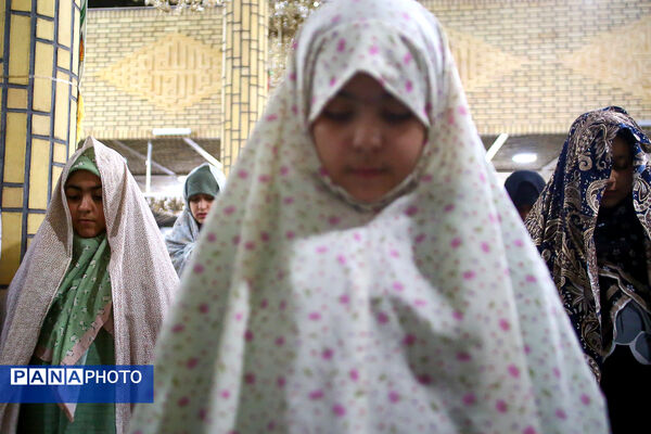 اعتکاف دانش‌آموزی در مسجد قائمیه