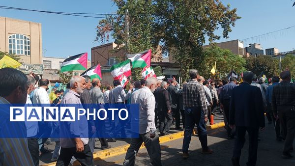 راهپیمایی مردم ولایتمدار شهرستان ورامین در محکومیت رژیم صهیونسیتی 