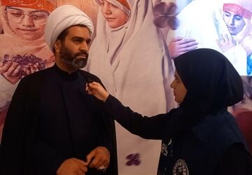 آیین معنوی اعتکاف در مسجد حضرت ابراهیم(ع) بیستون با حضور پرشور دانش‌آموزان