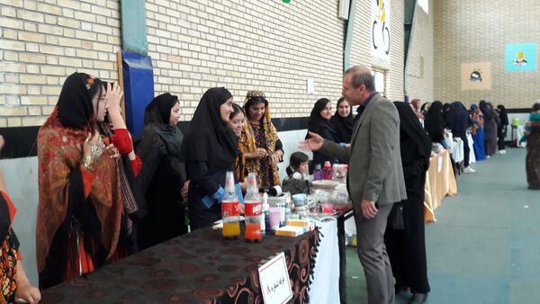 برپایی بازارچه مدرسه‌ای در مجتمع عشایری امید انقلاب