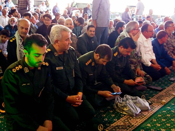 نماز جمعه ای با رنگ خون شهید در کاشمر