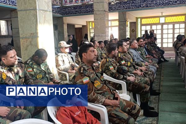 گل‌های سپاس بر مزار قهرمانان شیراز