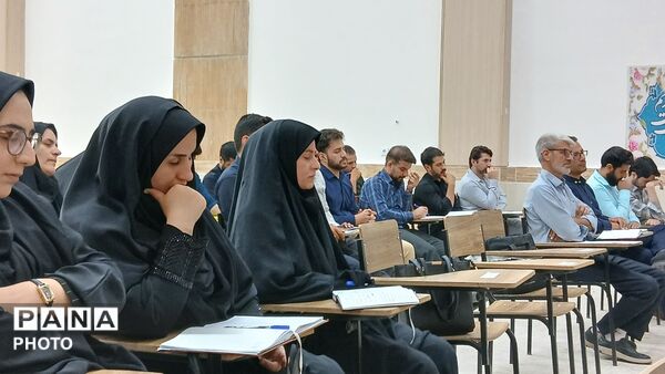 دوره توانمندسازی مربیان و مشاوران مدارس همدان در تویسرکان 