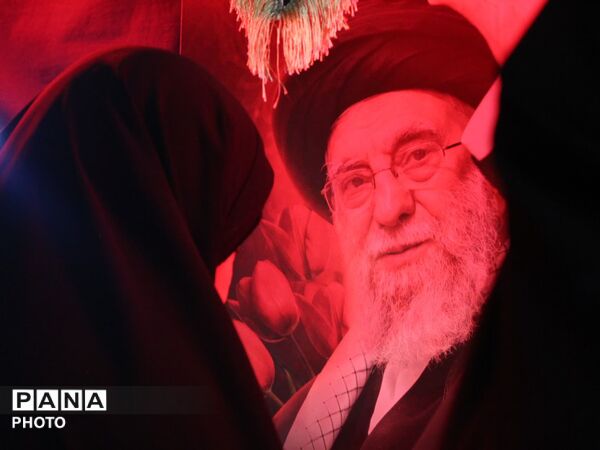 صحن‌های حرم رضوی سرخ‌پوش از پرچم‌های خون‌خواهی شد