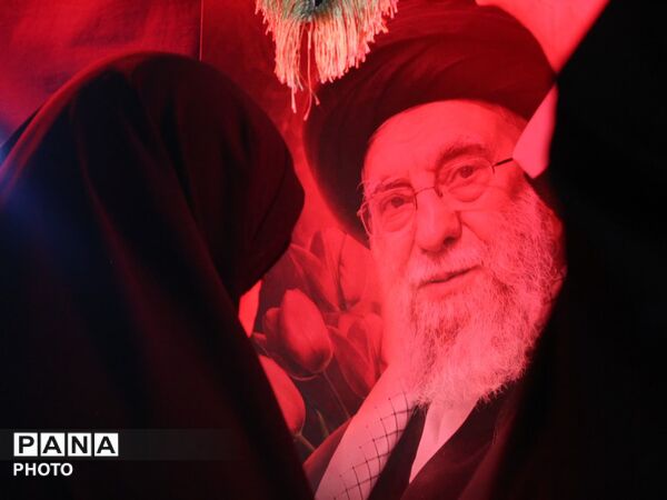 صحن‌های حرم رضوی سرخ‌پوش از پرچم‌های خون‌خواهی شد
