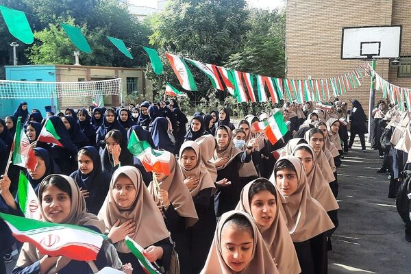 برگزاری جشن آغاز سال تحصیلی جدید در مدرسه بعثت ناحیه یک شهرری