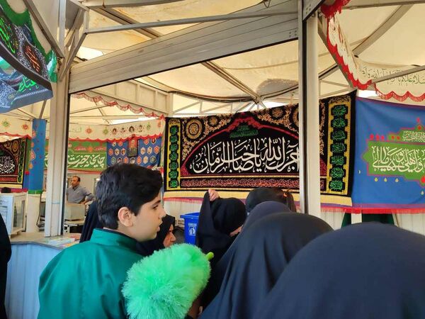 راهپیمایی خانوادگی گرامیداشت روز عفاف و حجاب در میدان شهدا مشهد 
