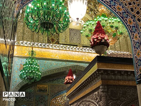 در مظهر بهشت