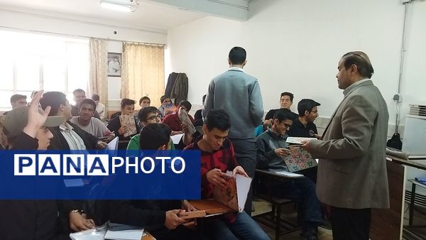 گرامیداشت روز دانش آموز در دبیرستان شاهد ابوذر غفاری 