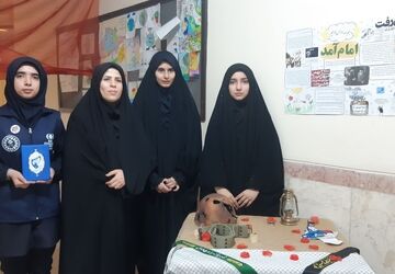 برپایی نمایشگاه مدرسه انقلاب با روایت‌هایی از ایرانمون