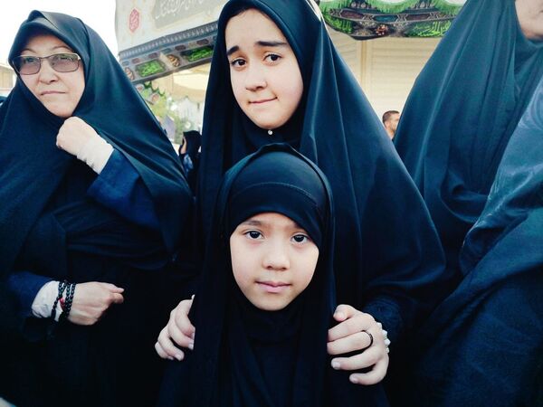 راهپیمایی خانوادگی گرامیداشت روز عفاف و حجاب در میدان شهدا مشهد 