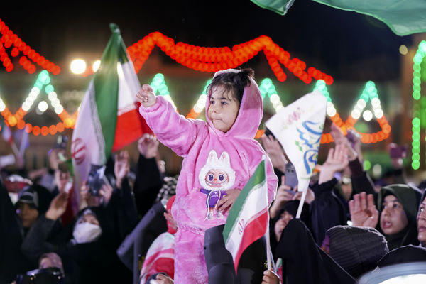 همخوانی سرود «سلام یا مهدی» با حضور ابوذر روحی در مسجد جمکران