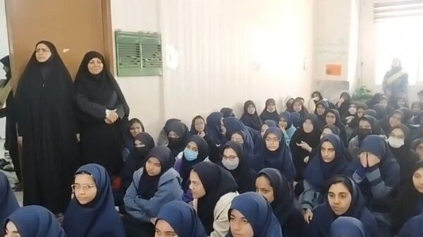  تقدیر از فعالین حجاب و عفاف در دبیرستان شاهد تکتم