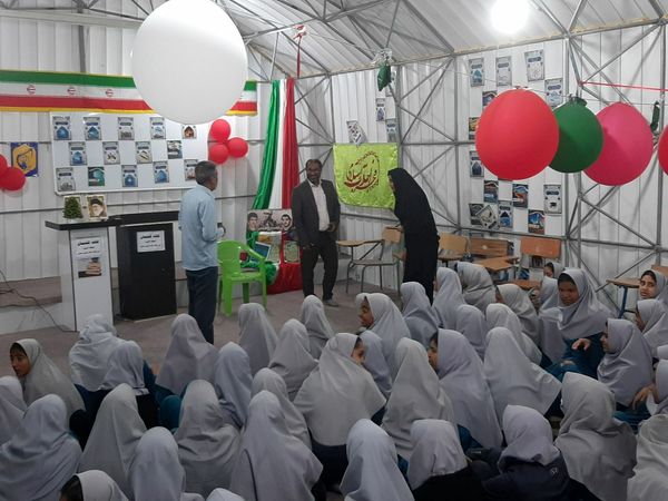 ترویج ارزش‌ها و مفاهیم اسلامی در دبیرستان شاهد شهید مصلحی میناب