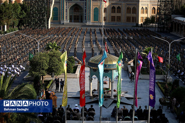 سالروز اهدای پرچم و نشان توسط فرماندهی معظم کل قوا به ارتش