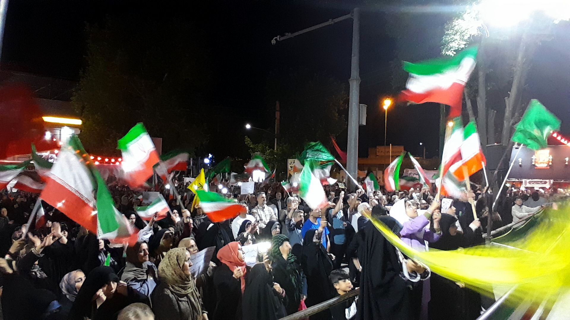 نظرآباد باری دیگر صحنه طوفان همبستگی مردم شد 