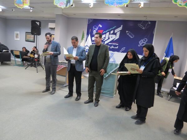 برگزاری رویداد آخراشه در هنرستان هنرهای زیبا 