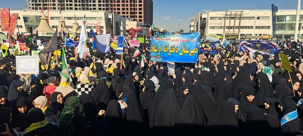 اجتماع عظیم دانش‌آموزان شهر مشهد به مناسبت روز دانش‌آموز
