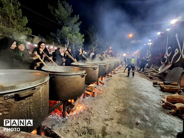 پخت ۴۰ دیگ قلور نذری در بیرجند