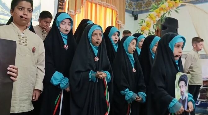 تقدیر از مدیران نمونه مدارس کهک در آیین «سپاس معلم»
