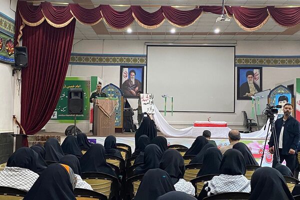 اعزام دانش‌آموزان دختر ورامینی به اردوی معنوی راهیان نور