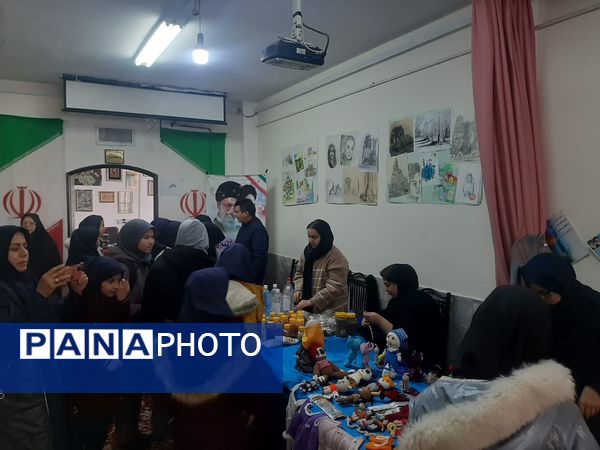 برپایی بازارچه مشاغل خانگی در کانون امید انقلاب