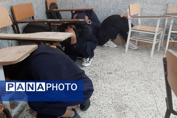 مانور دانش‌آموزی پدافند غیر عامل در شهرستان میناب